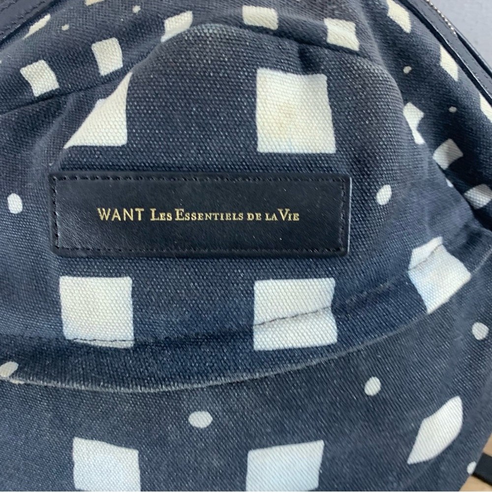 Want les essentiels dé là vie unisex backpack - Picture 2 of 14